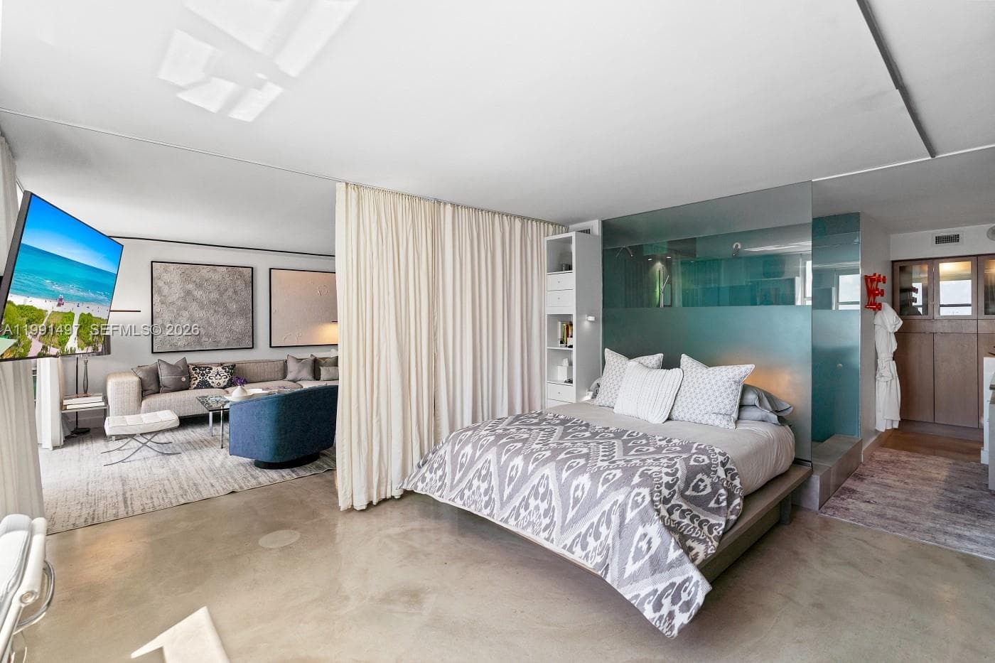A11991497 — Miami Beach — 14