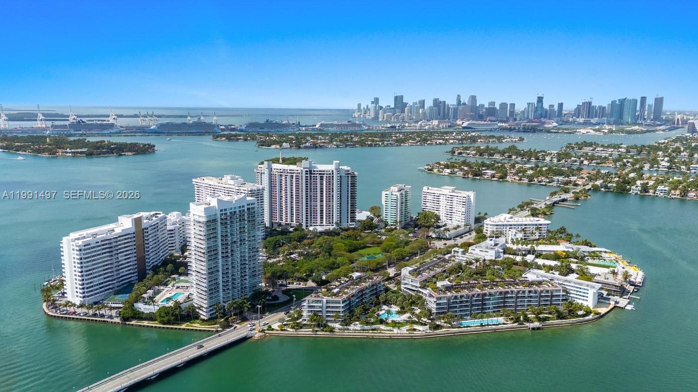 A11991497 — Miami Beach — 37