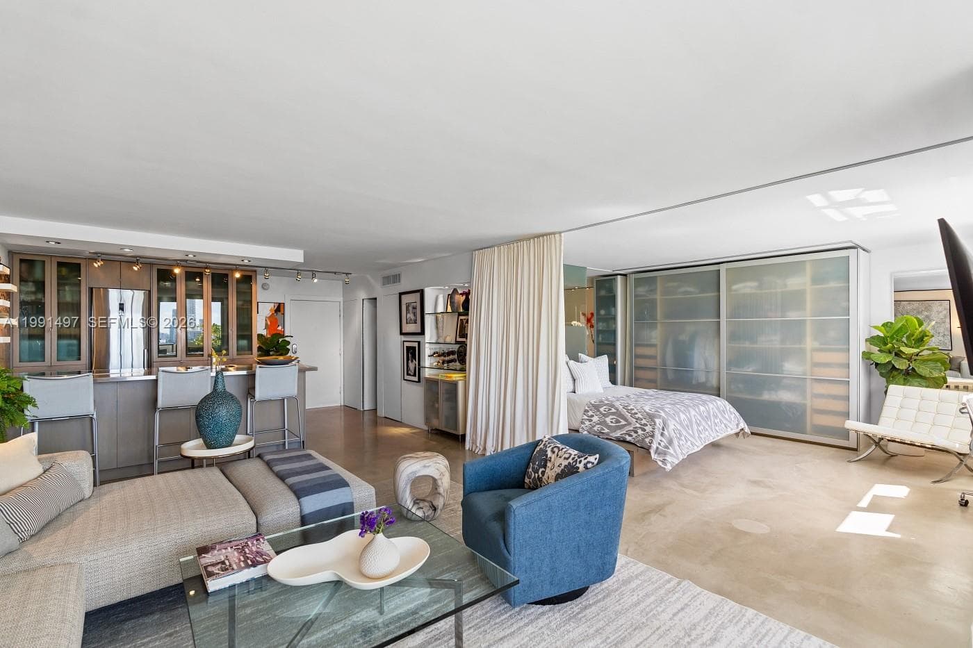 A11991497 — Miami Beach — 11