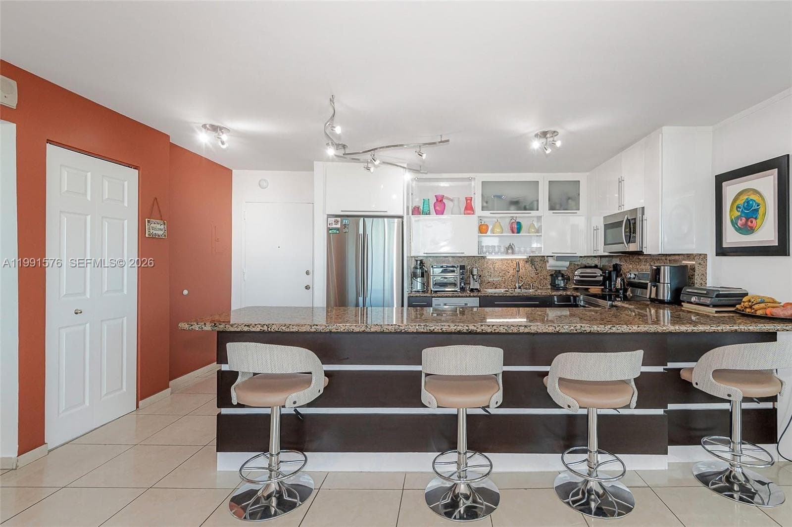 A11991576 — Miami Beach — 16