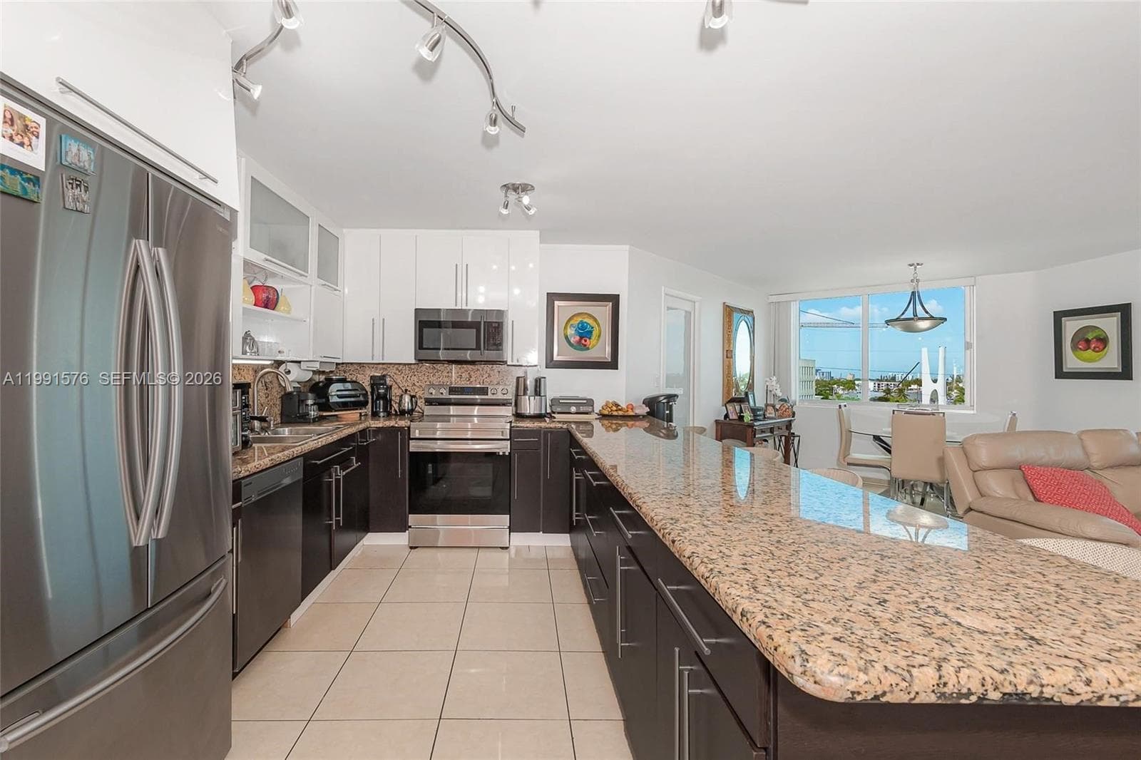 A11991576 — Miami Beach — 20