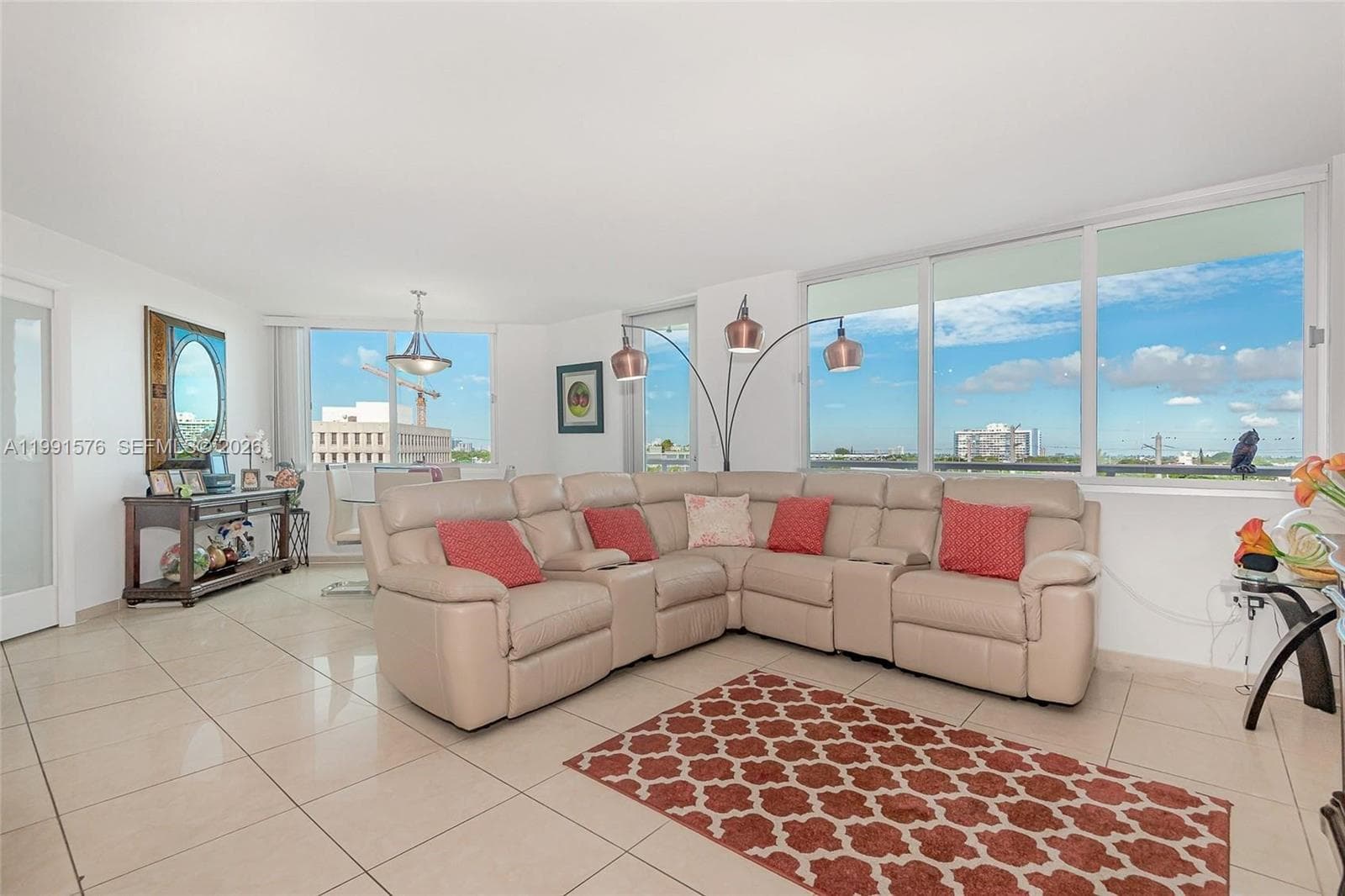 A11991576 — Miami Beach — 9
