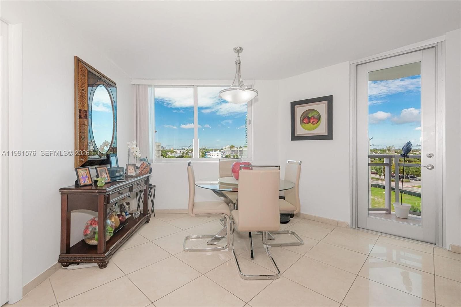 A11991576 — Miami Beach — 10