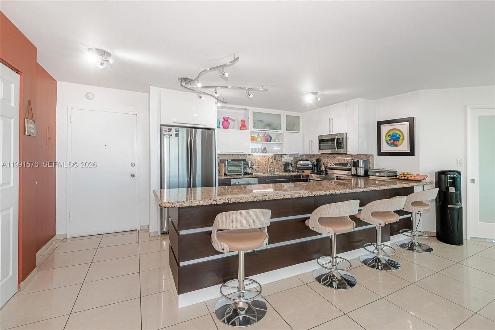 A11991576 — Miami Beach — 15