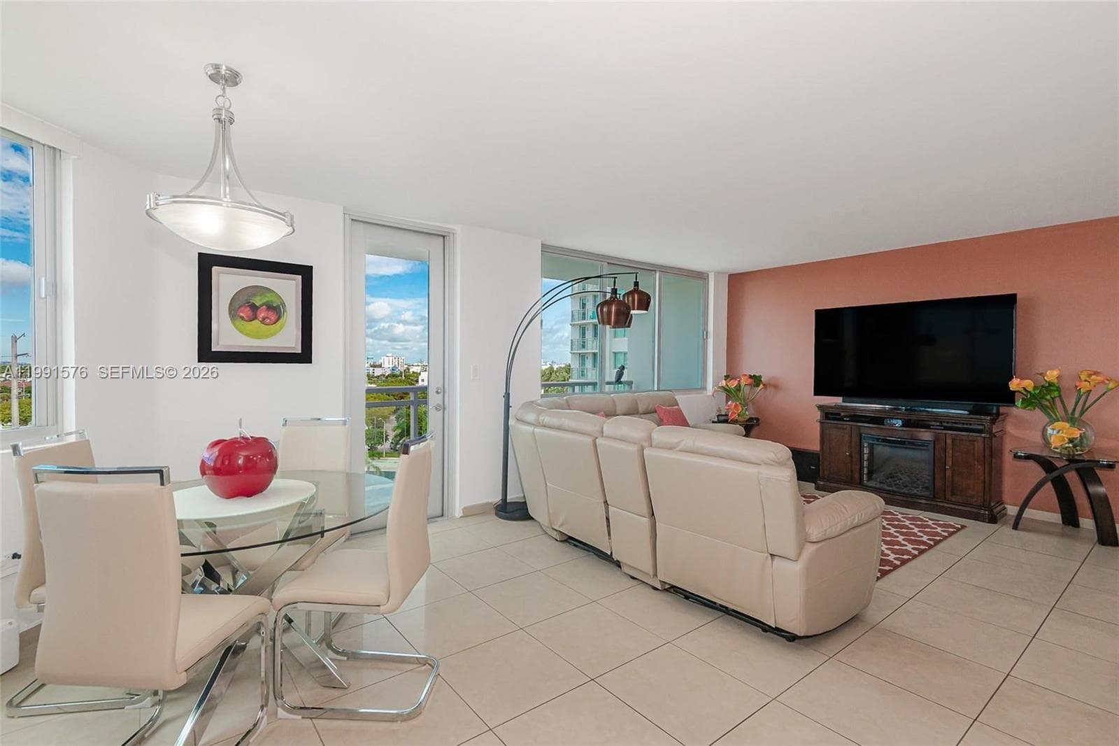 A11991576 — Miami Beach — 11
