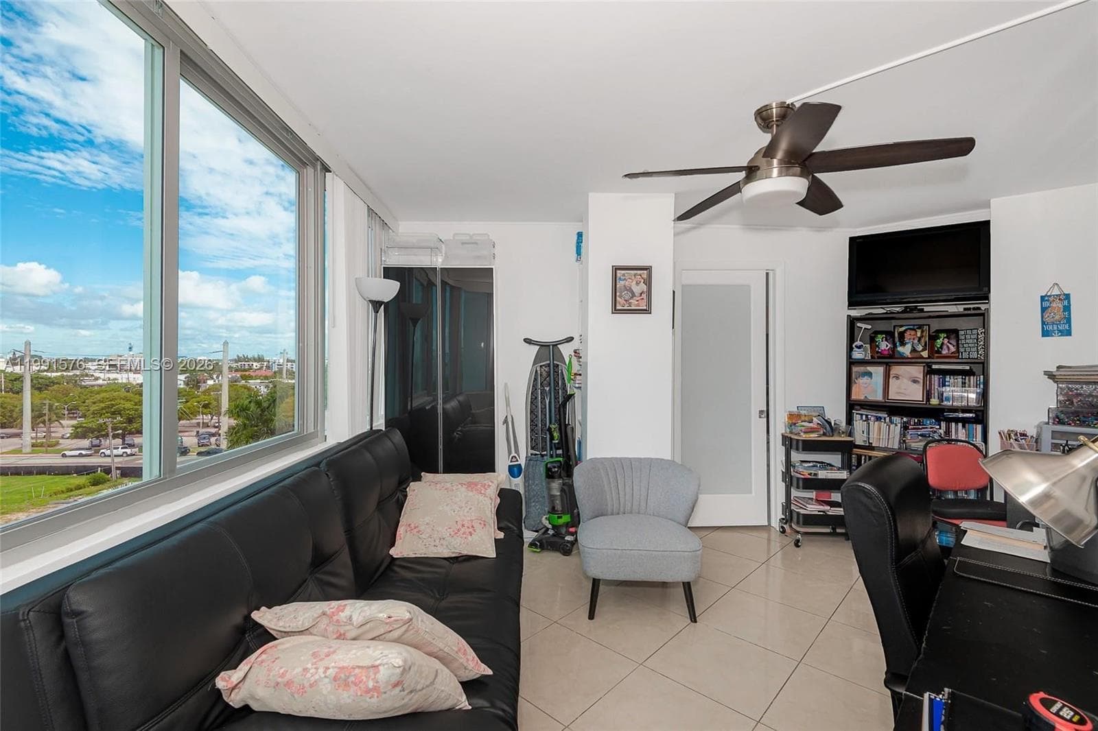 A11991576 — Miami Beach — 19