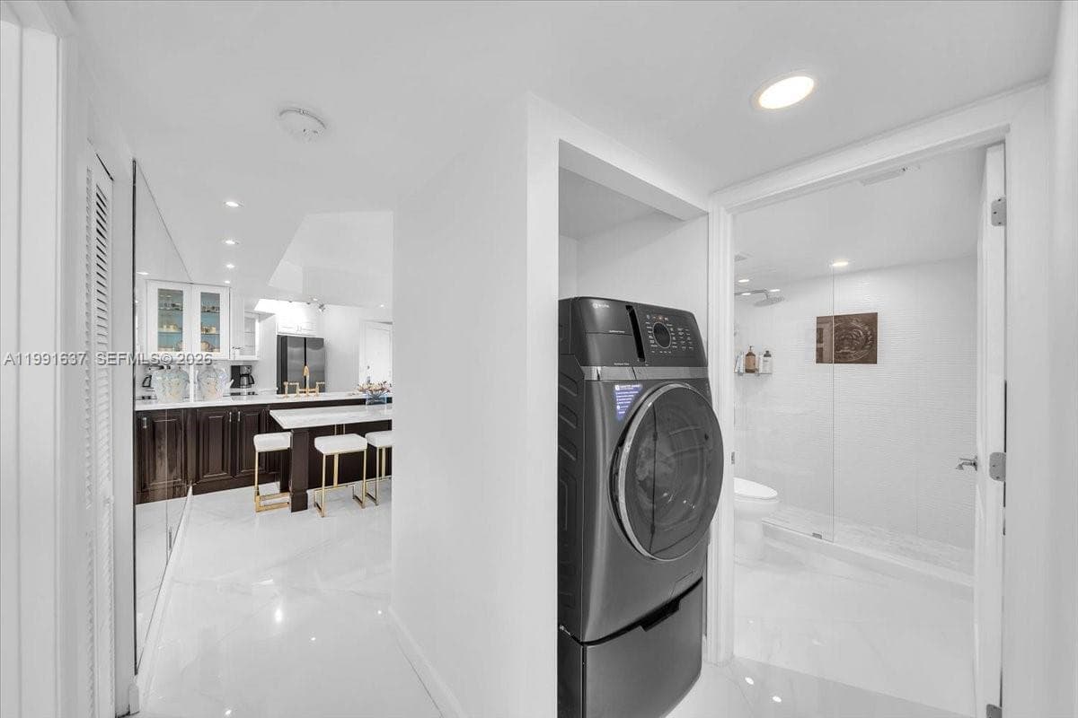 A11991637 — Miami Beach — 23