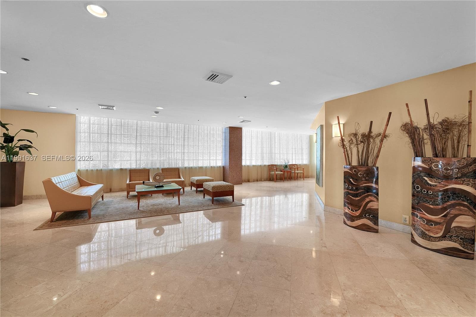 A11991637 — Miami Beach — 46