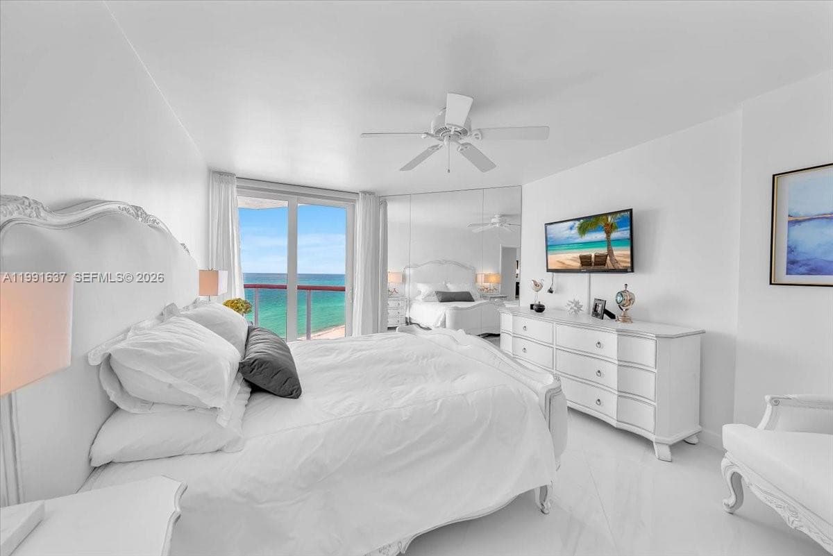 A11991637 — Miami Beach — 17