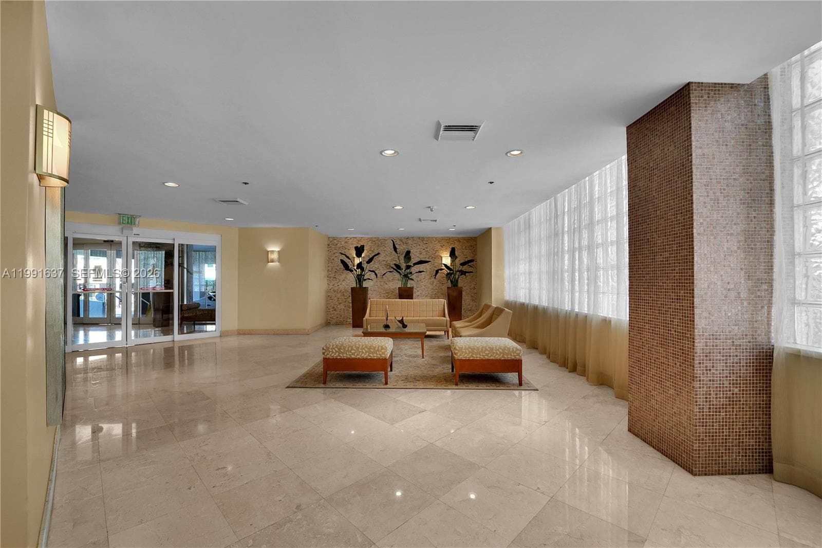 A11991637 — Miami Beach — 47