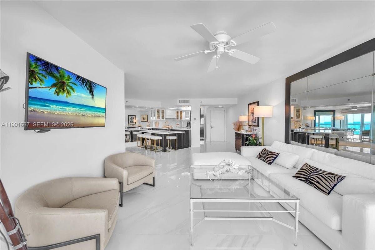 A11991637 — Miami Beach — 16