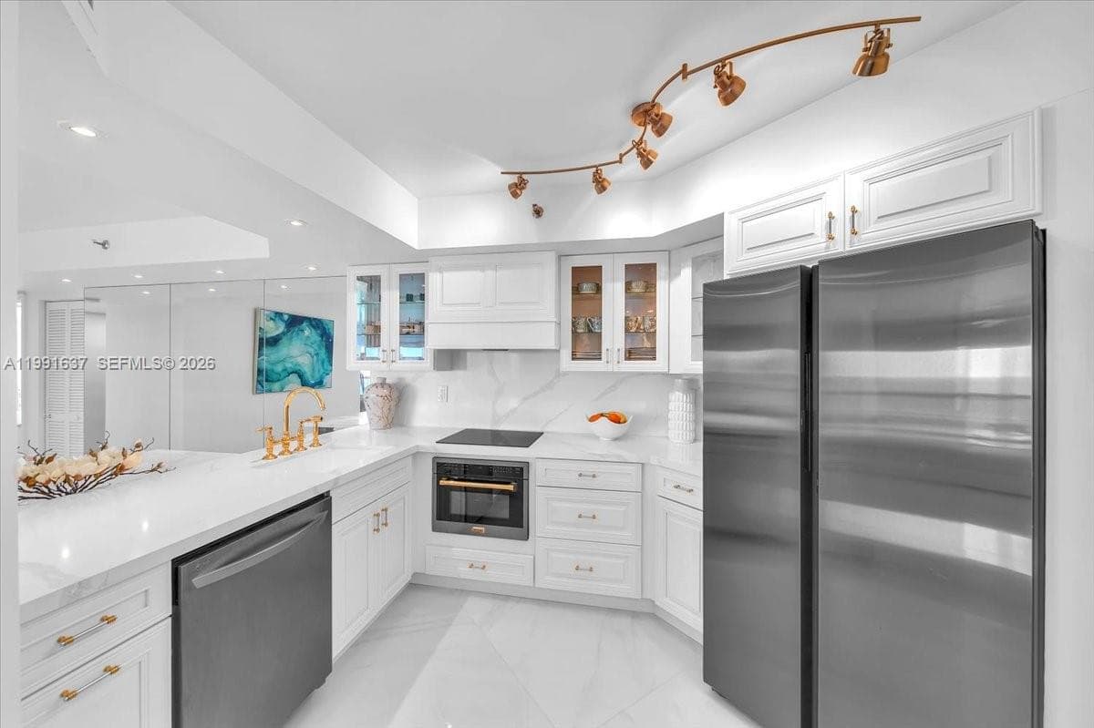 A11991637 — Miami Beach — 12