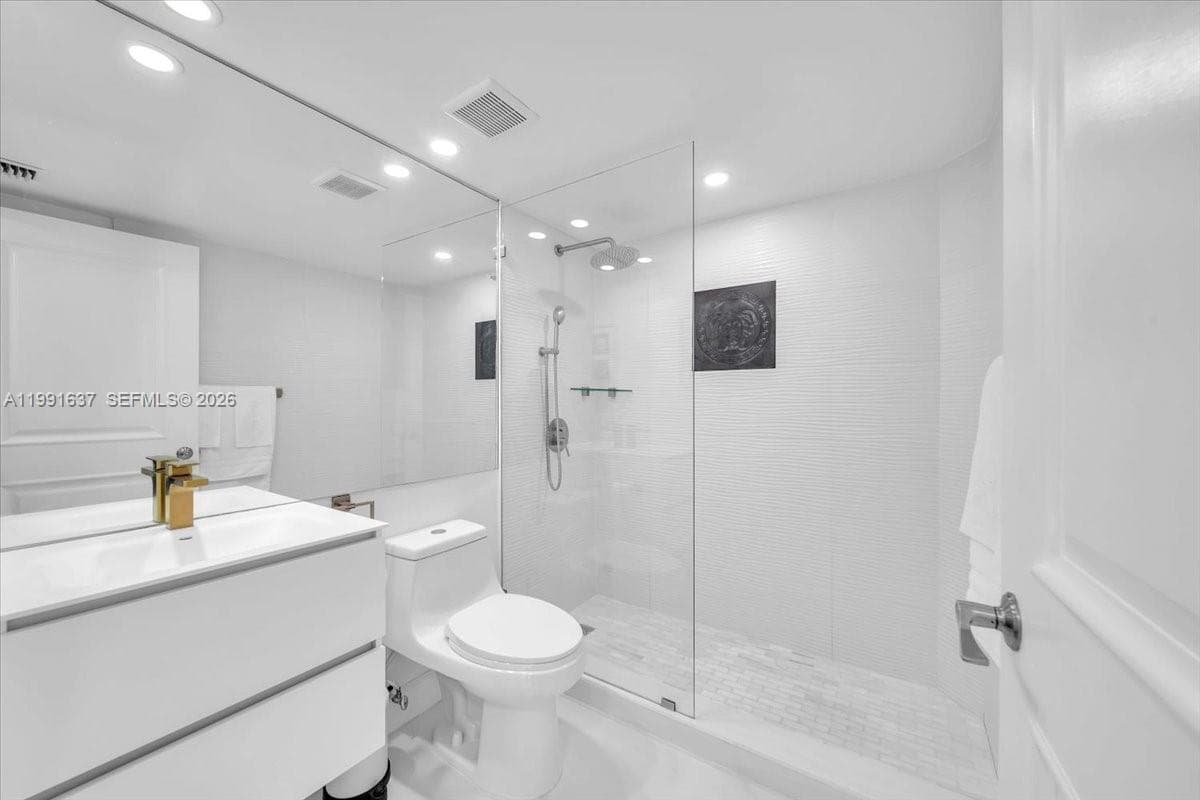A11991637 — Miami Beach — 22