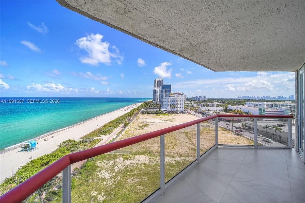 A11991637 — Miami Beach — 32