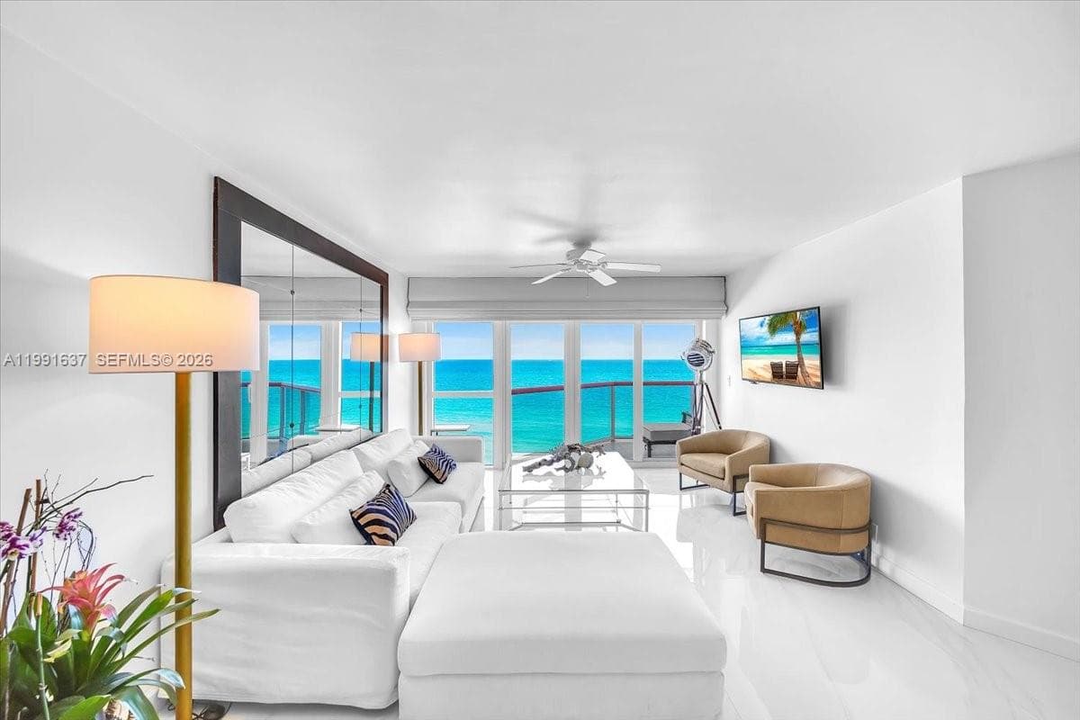 A11991637 — Miami Beach