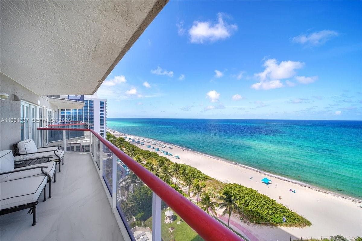 A11991637 — Miami Beach — 28