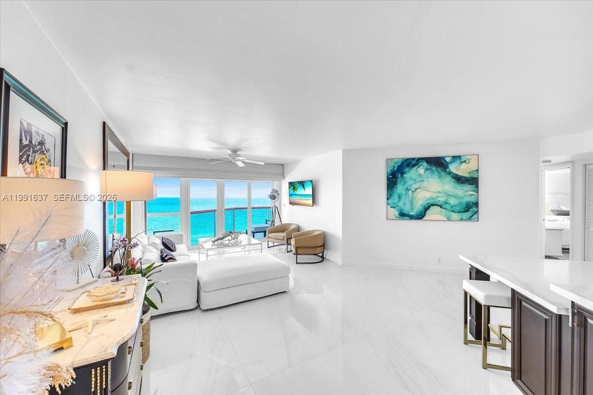 A11991637 — Miami Beach — 5