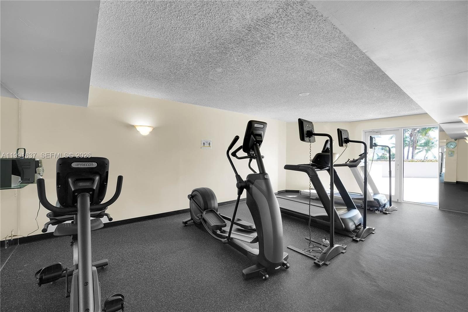 A11991637 — Miami Beach — 41
