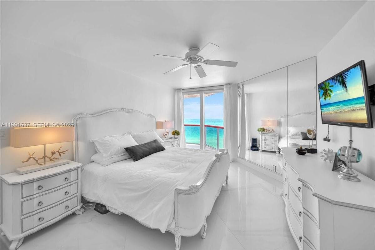 A11991637 — Miami Beach — 18