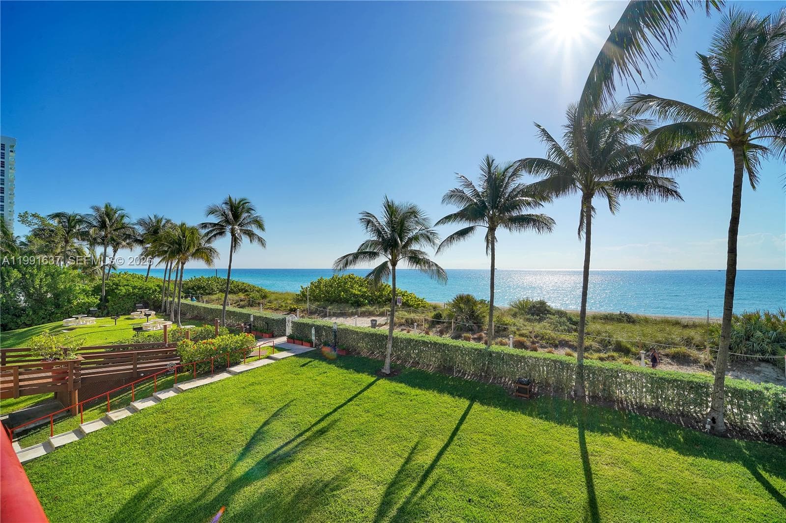 A11991637 — Miami Beach — 37
