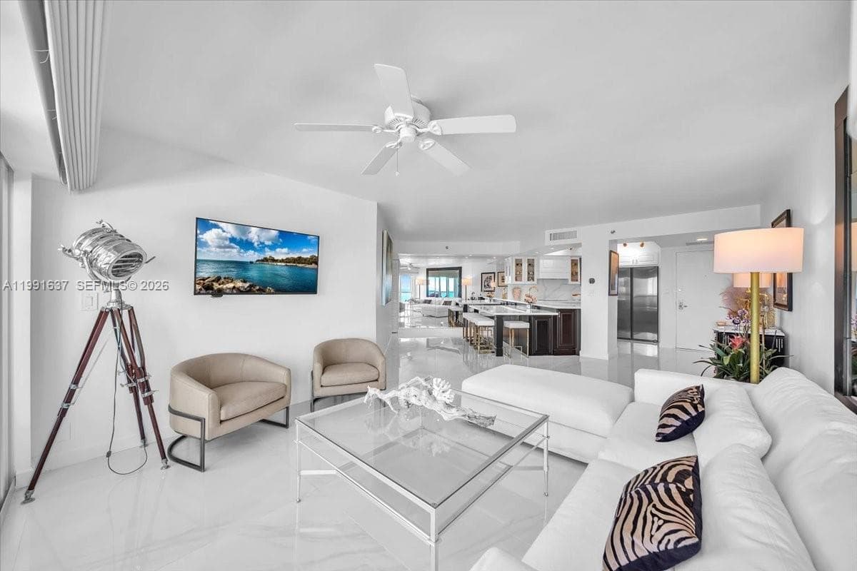 A11991637 — Miami Beach — 15