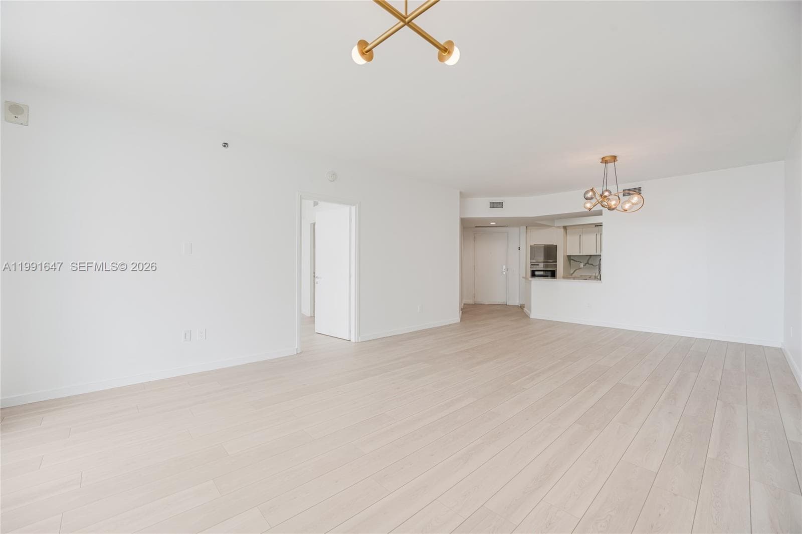 A11991647 — Miami Beach — 22