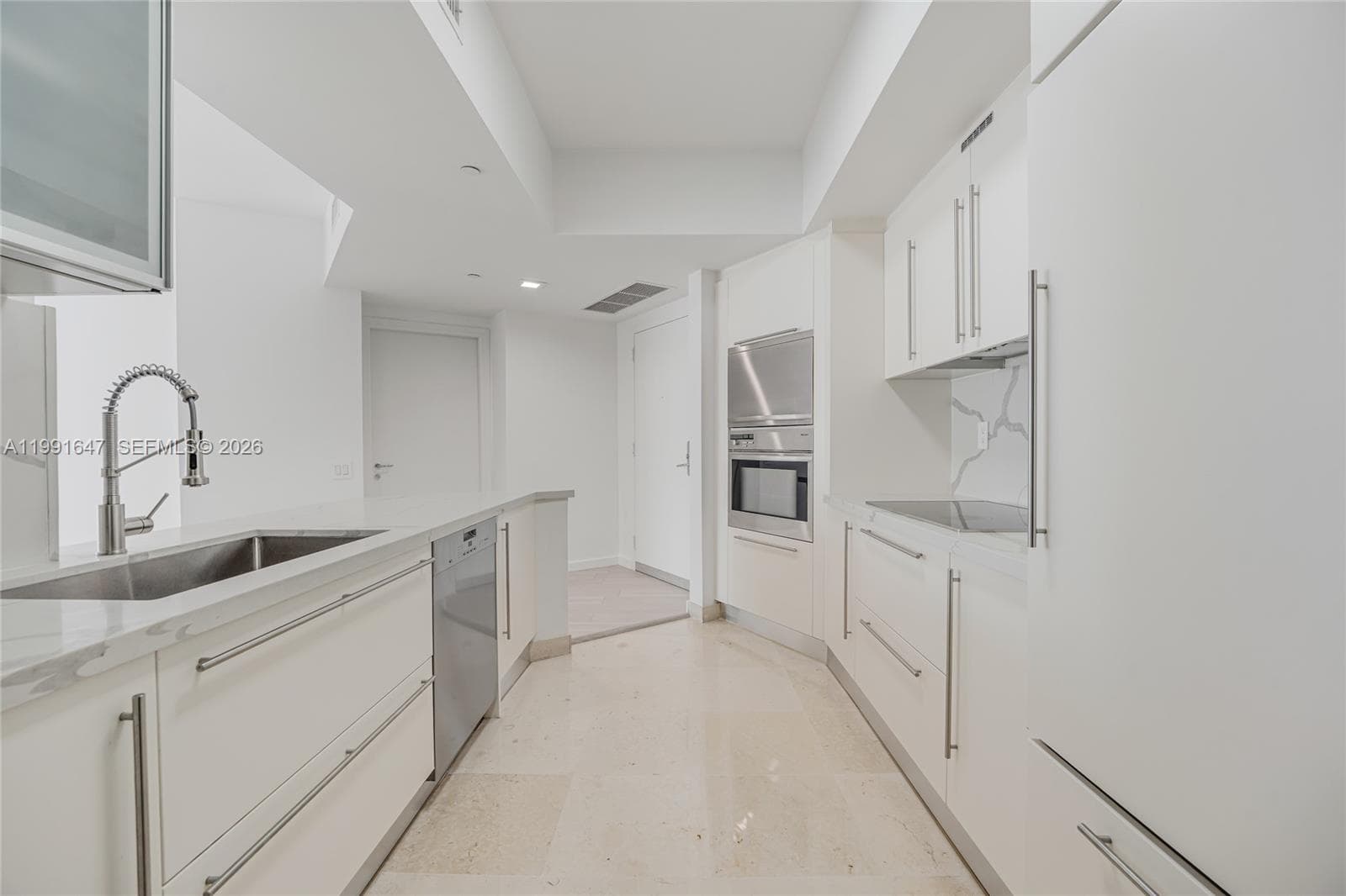 A11991647 — Miami Beach — 20