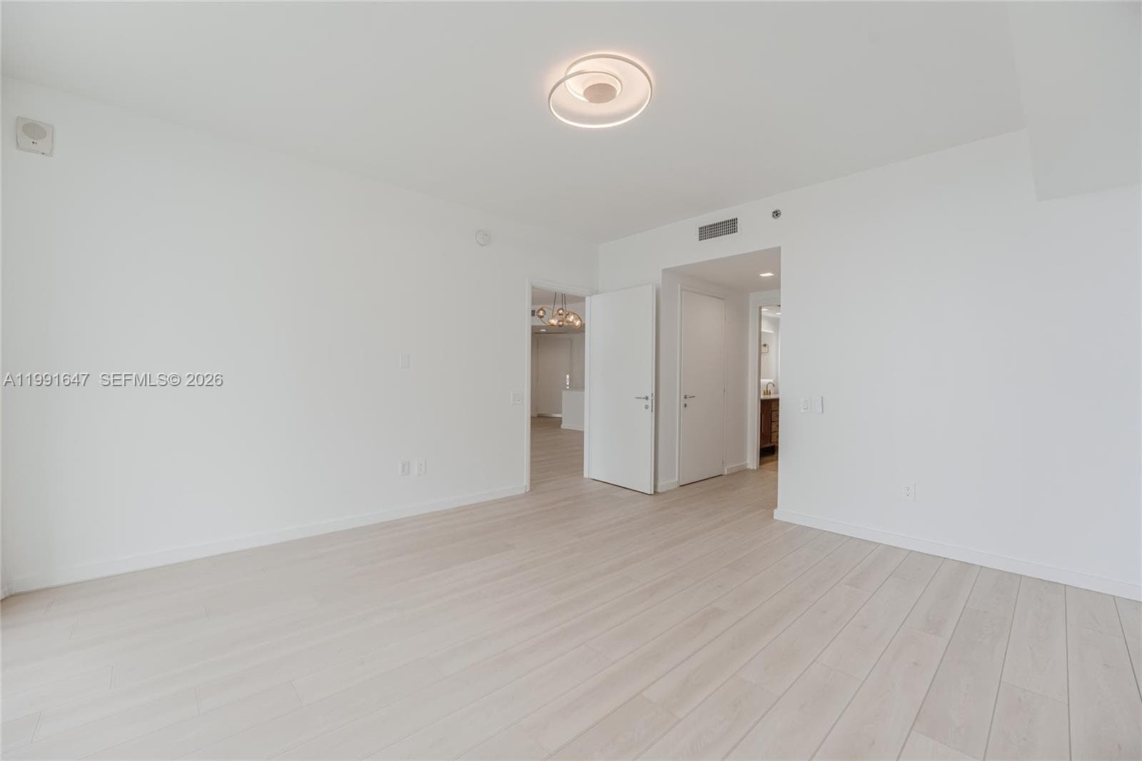 A11991647 — Miami Beach — 25