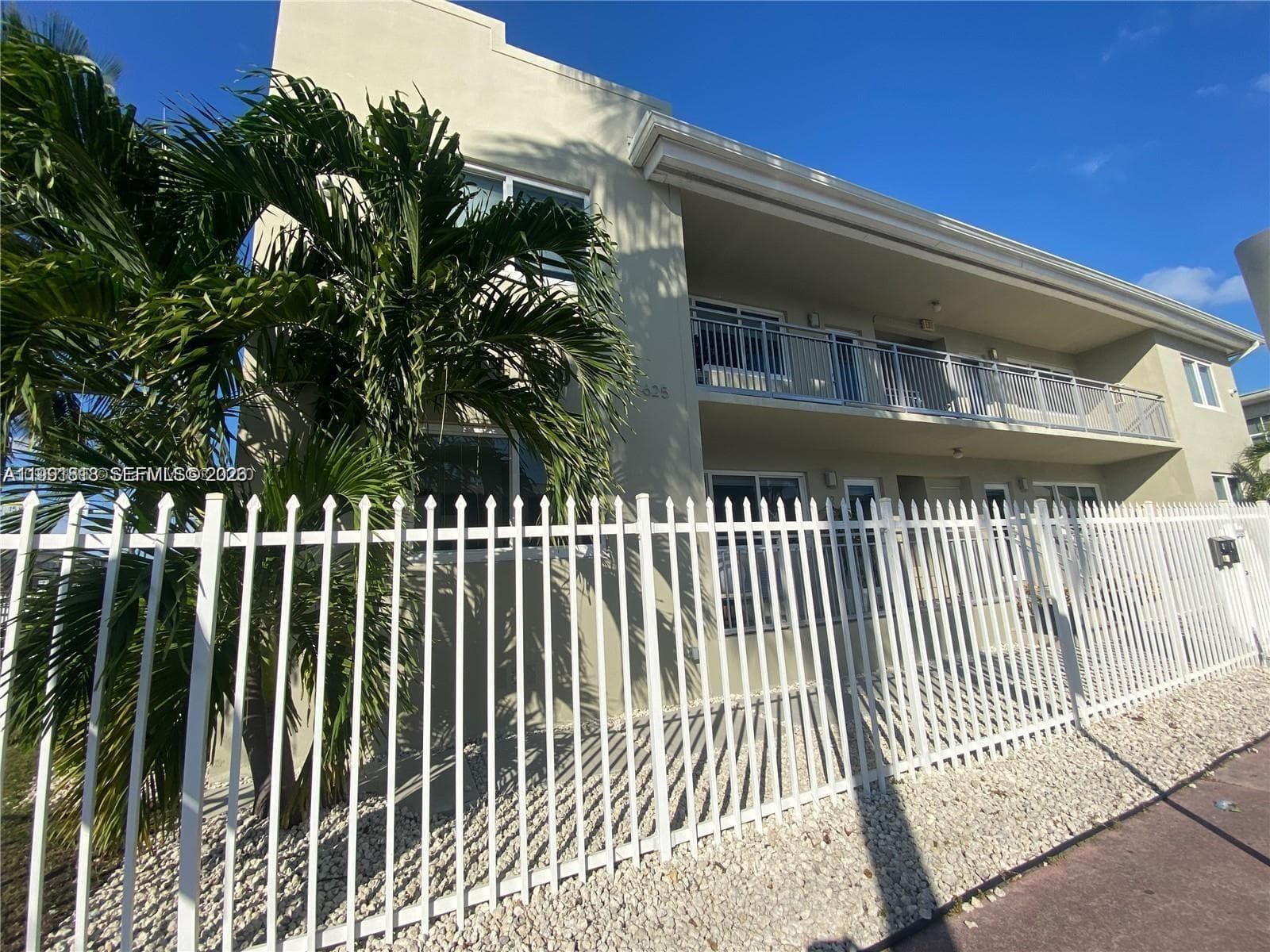 A11991818 — Miami Beach — 2