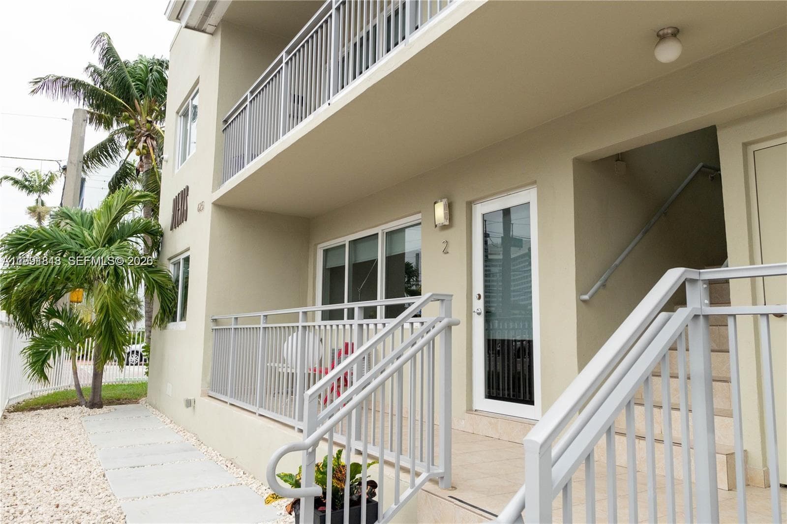 A11991818 — Miami Beach