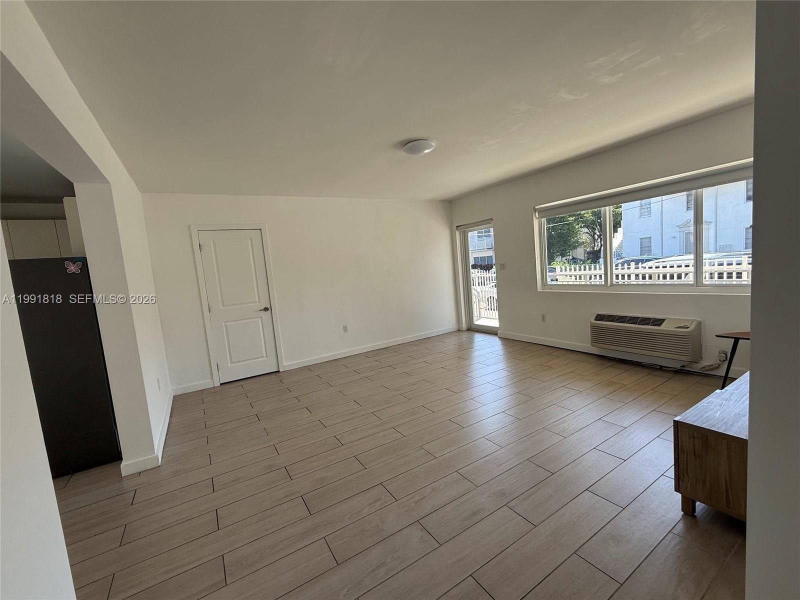 A11991818 — Miami Beach — 14