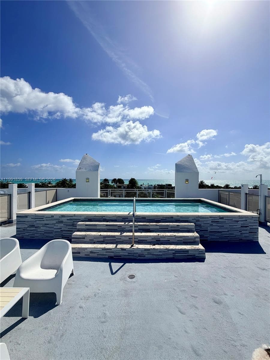 A11991839 — Miami Beach — 23