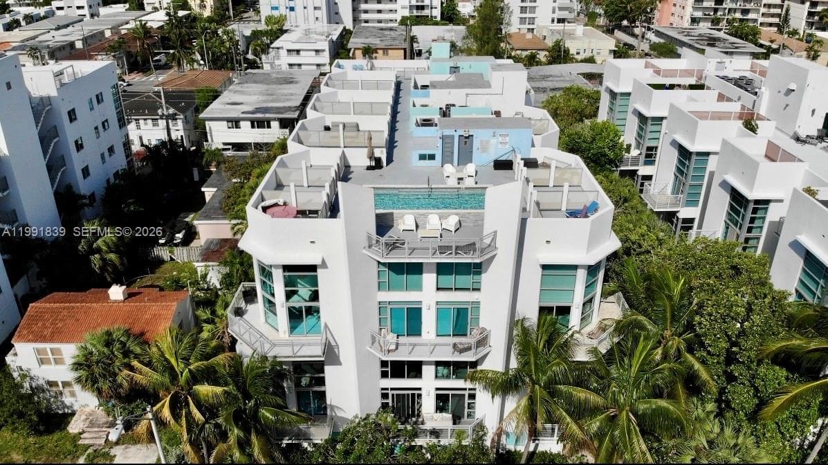 A11991839 — Miami Beach