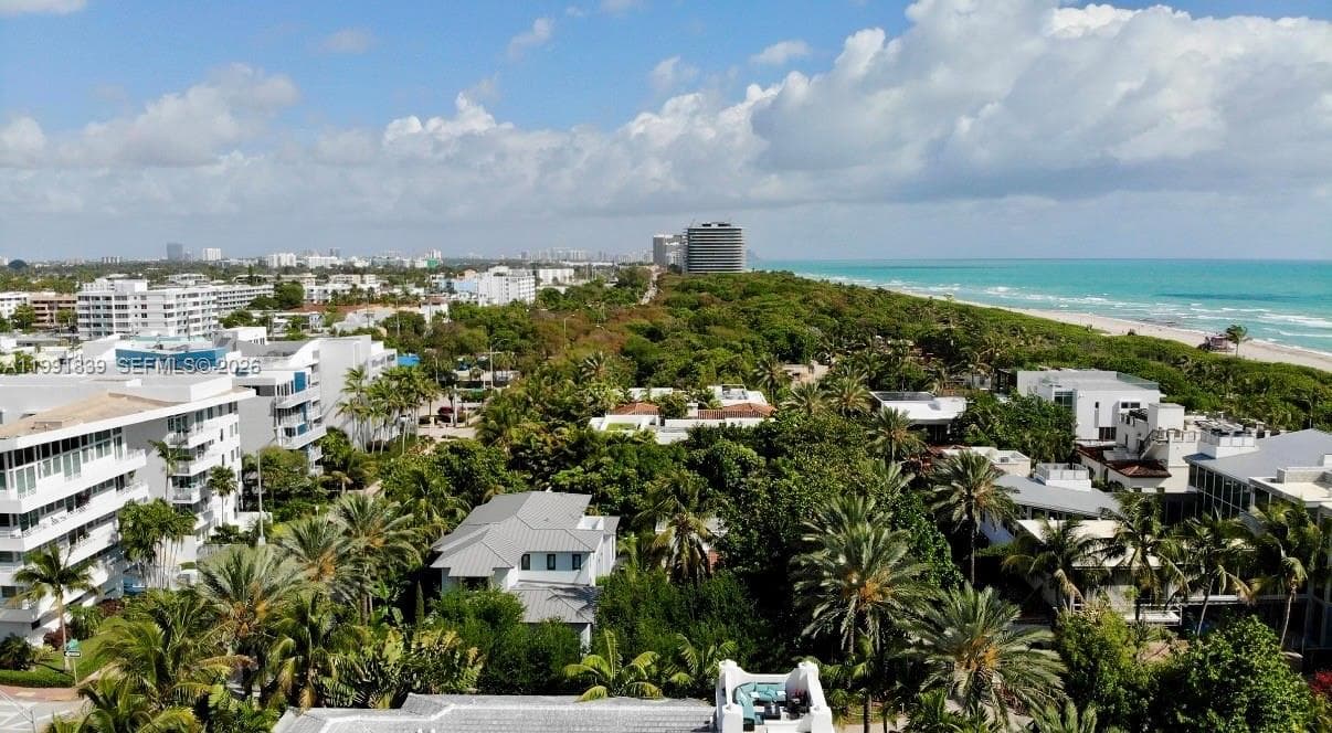 A11991839 — Miami Beach — 31