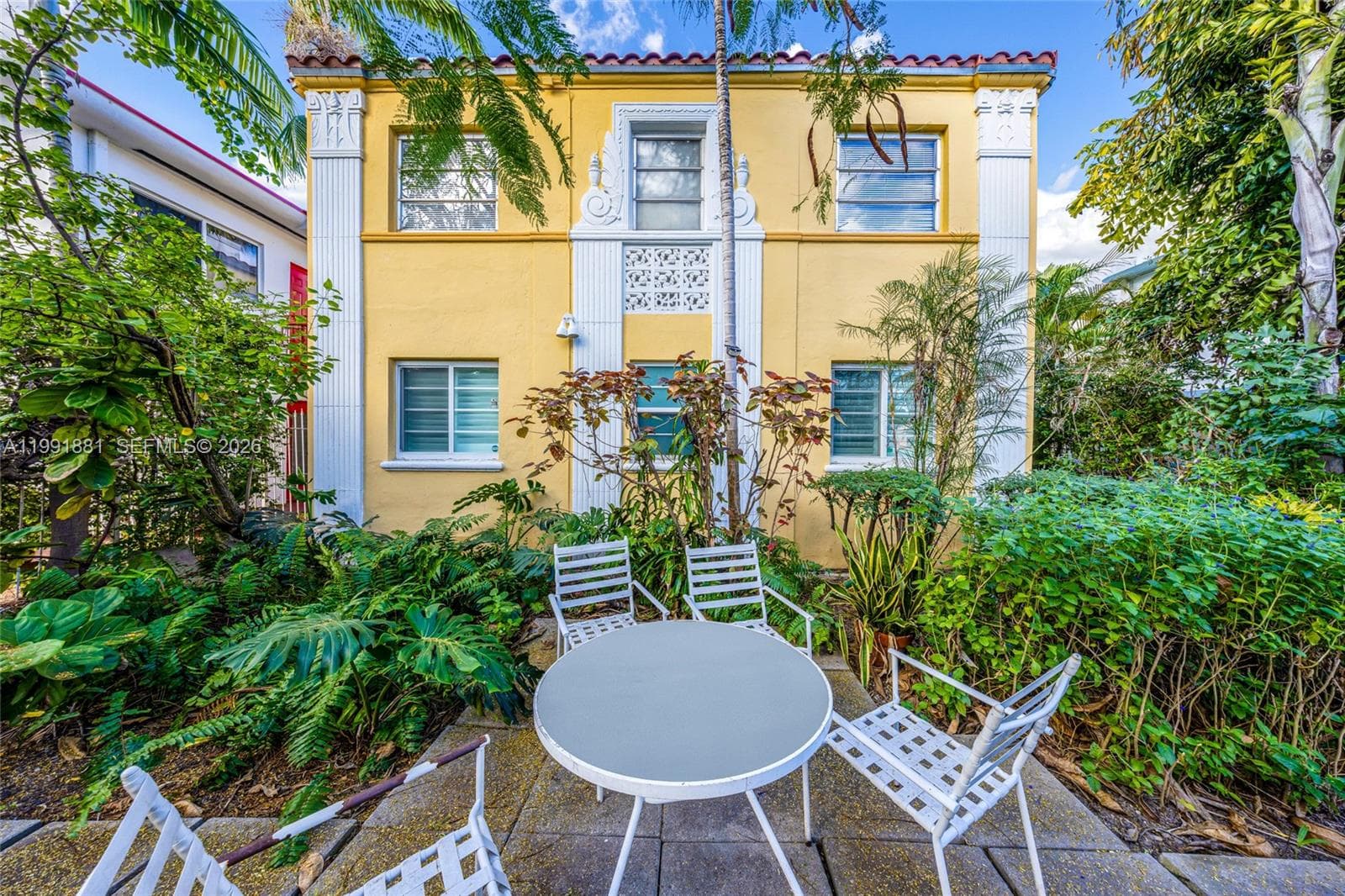 A11991881 — Miami Beach