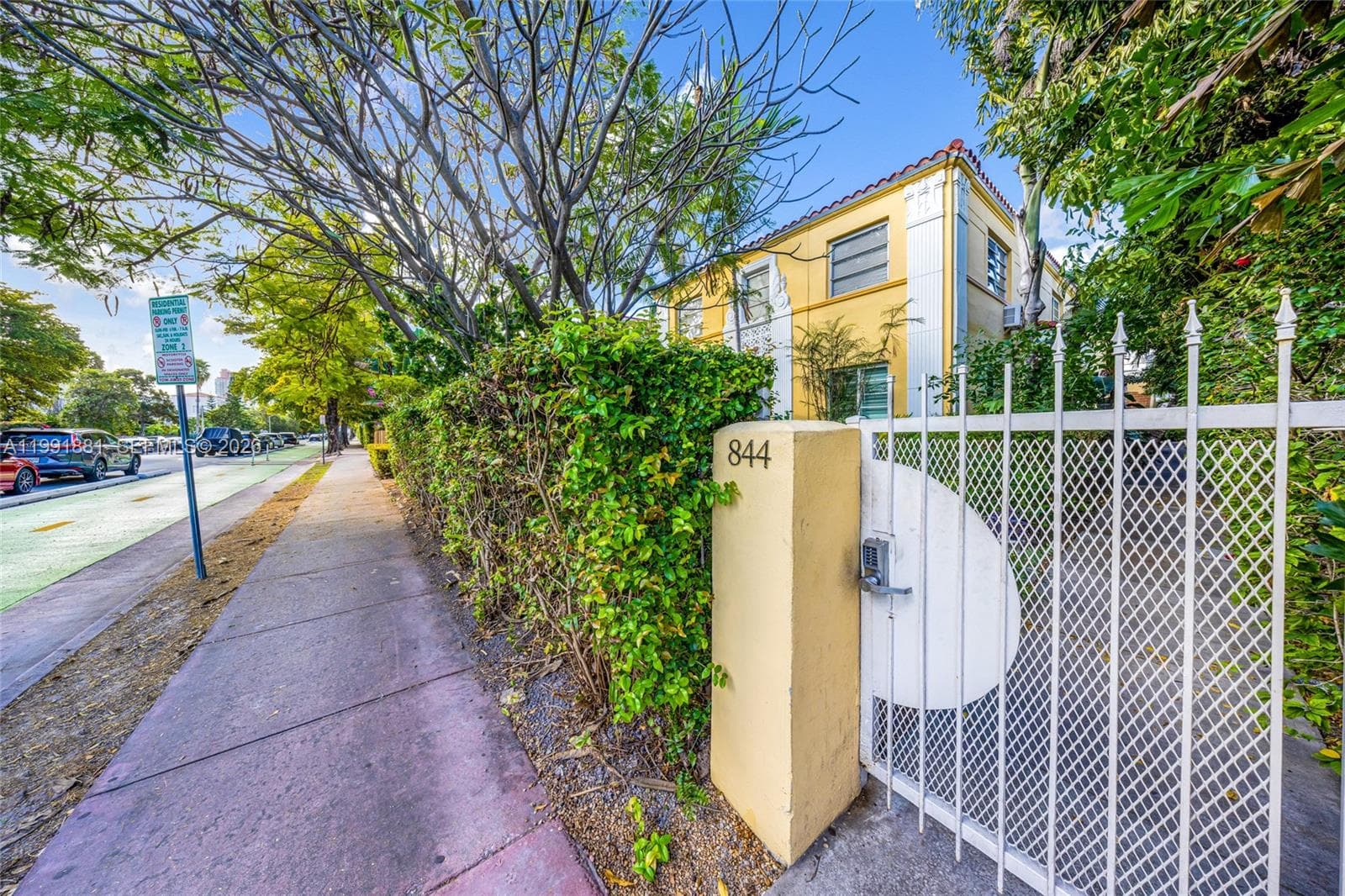 A11991881 — Miami Beach — 24