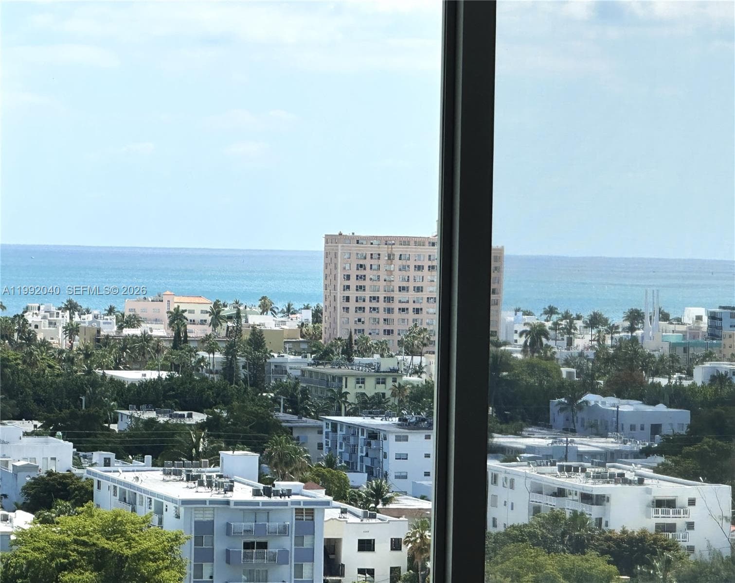 A11992040 — Miami Beach — 18