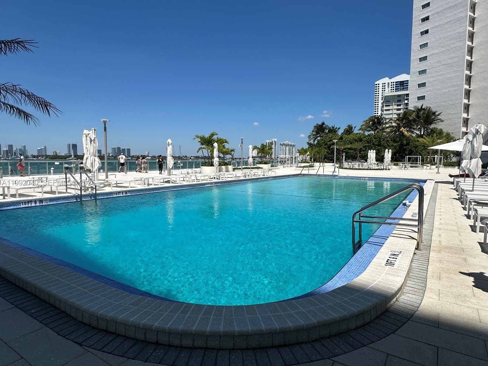 A11992040 — Miami Beach — 35
