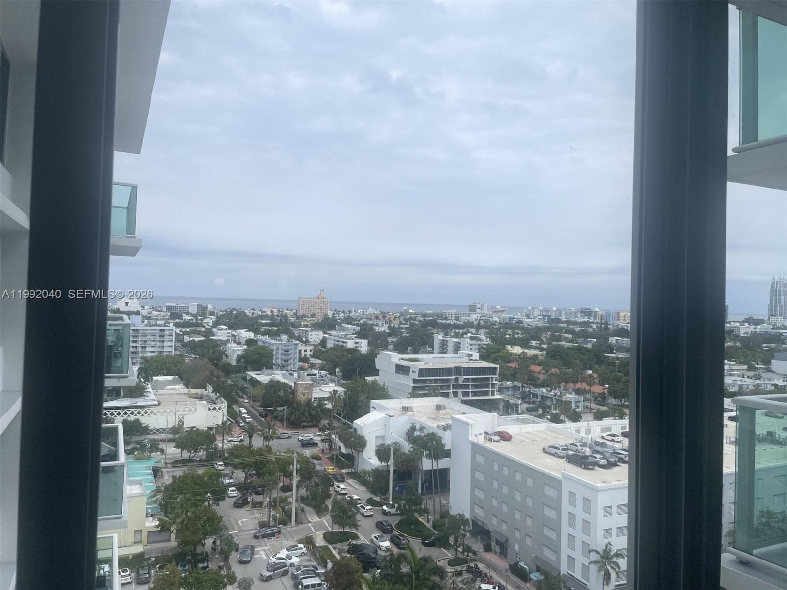 A11992040 — Miami Beach — 8