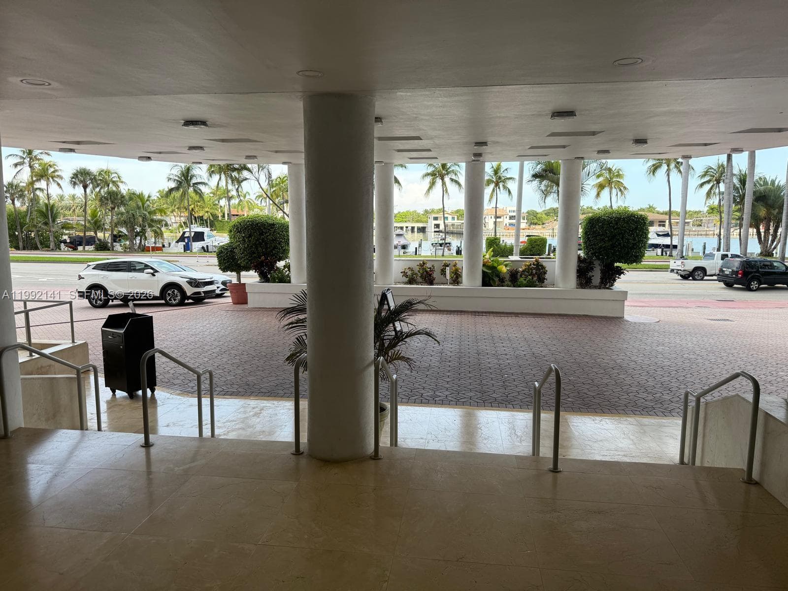A11992141 — Miami Beach