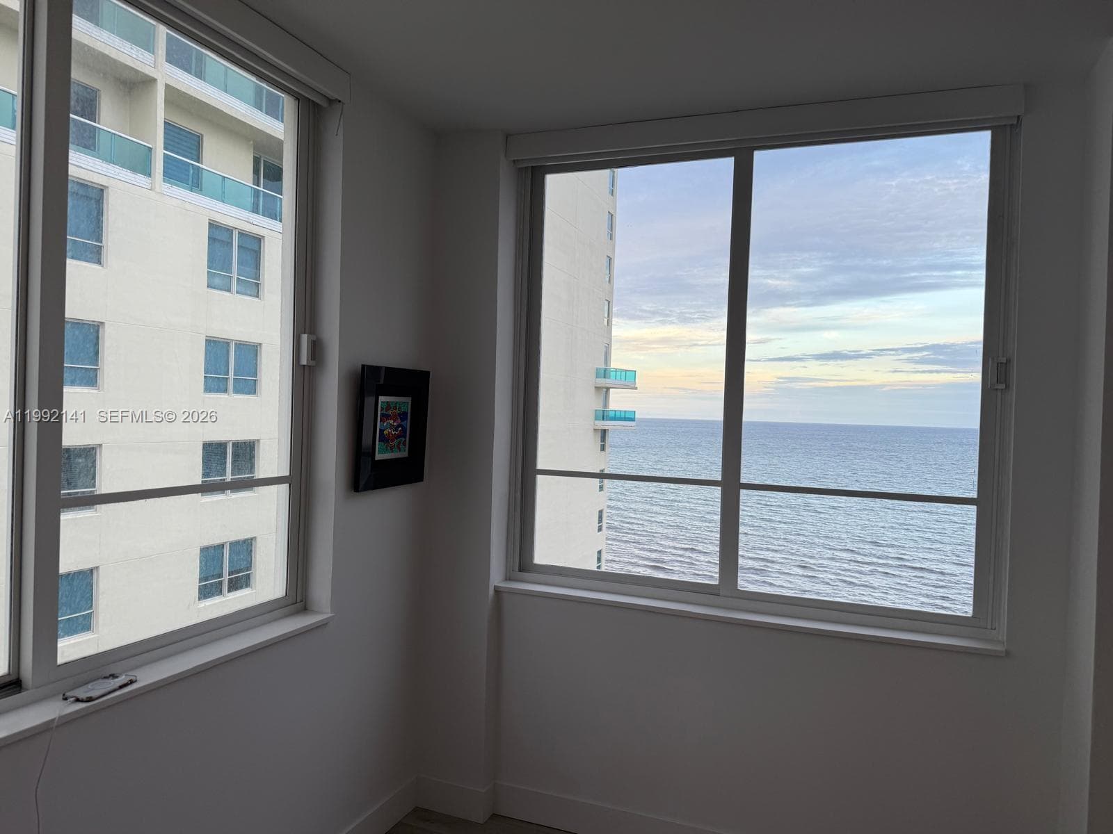 A11992141 — Miami Beach — 10