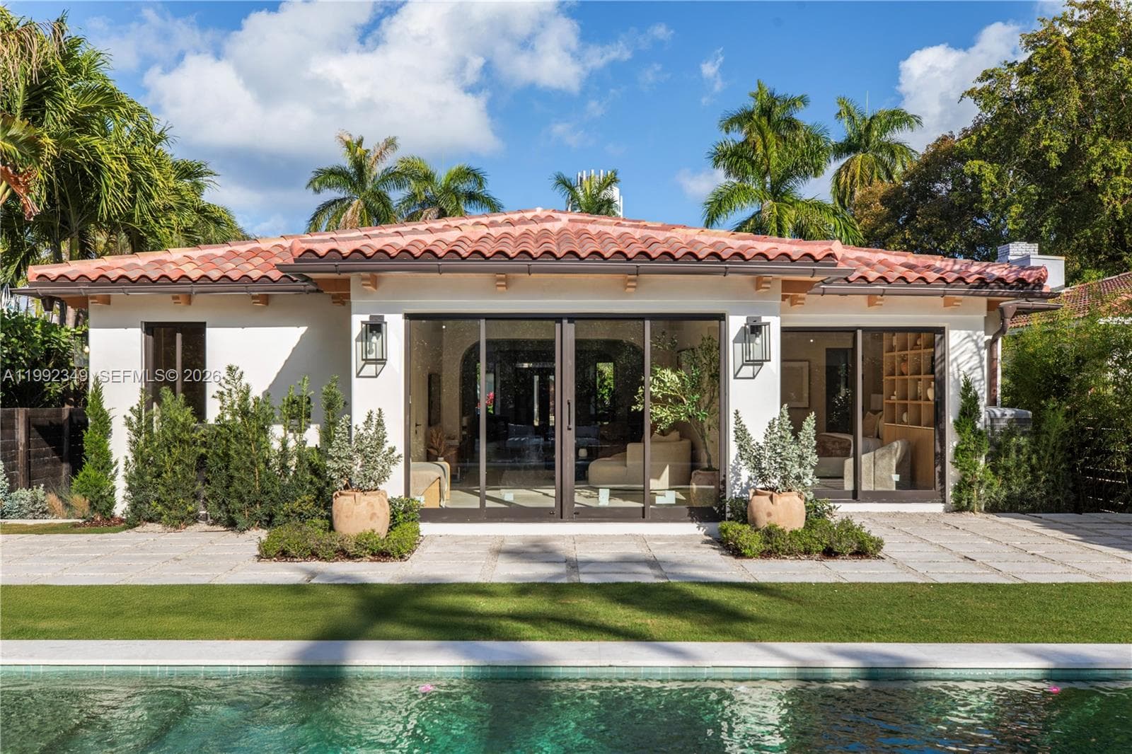 A11992349 — Miami Beach — 36
