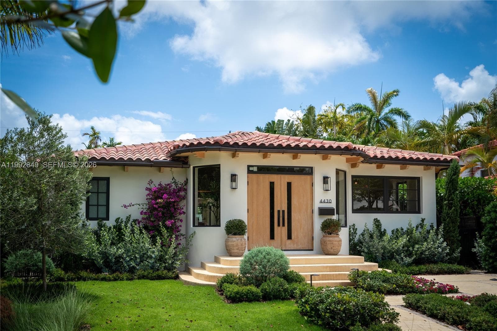 A11992349 — Miami Beach