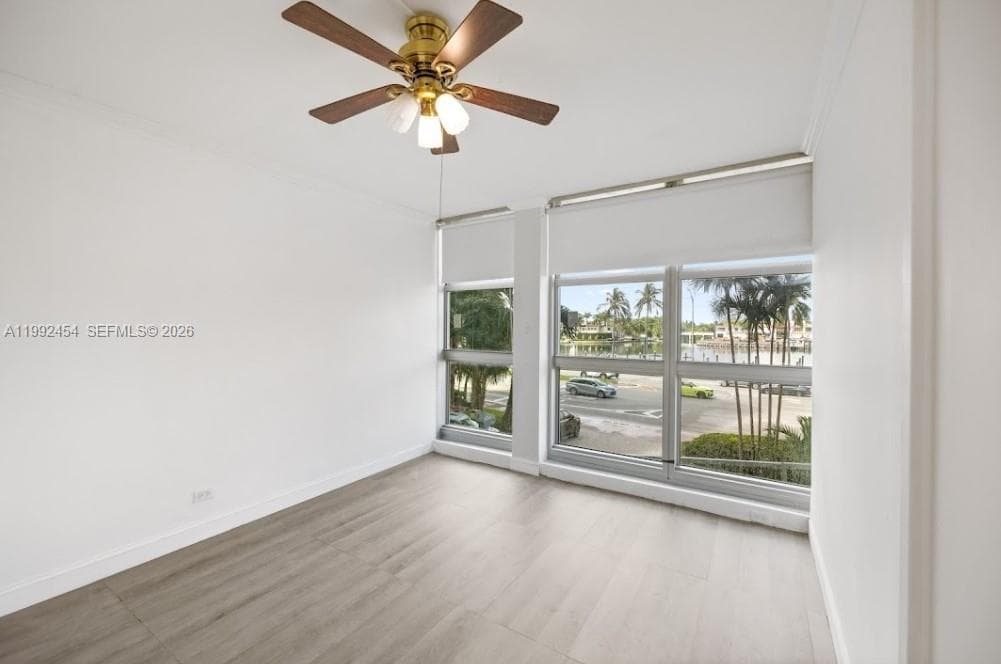 A11992454 — Miami Beach — 10