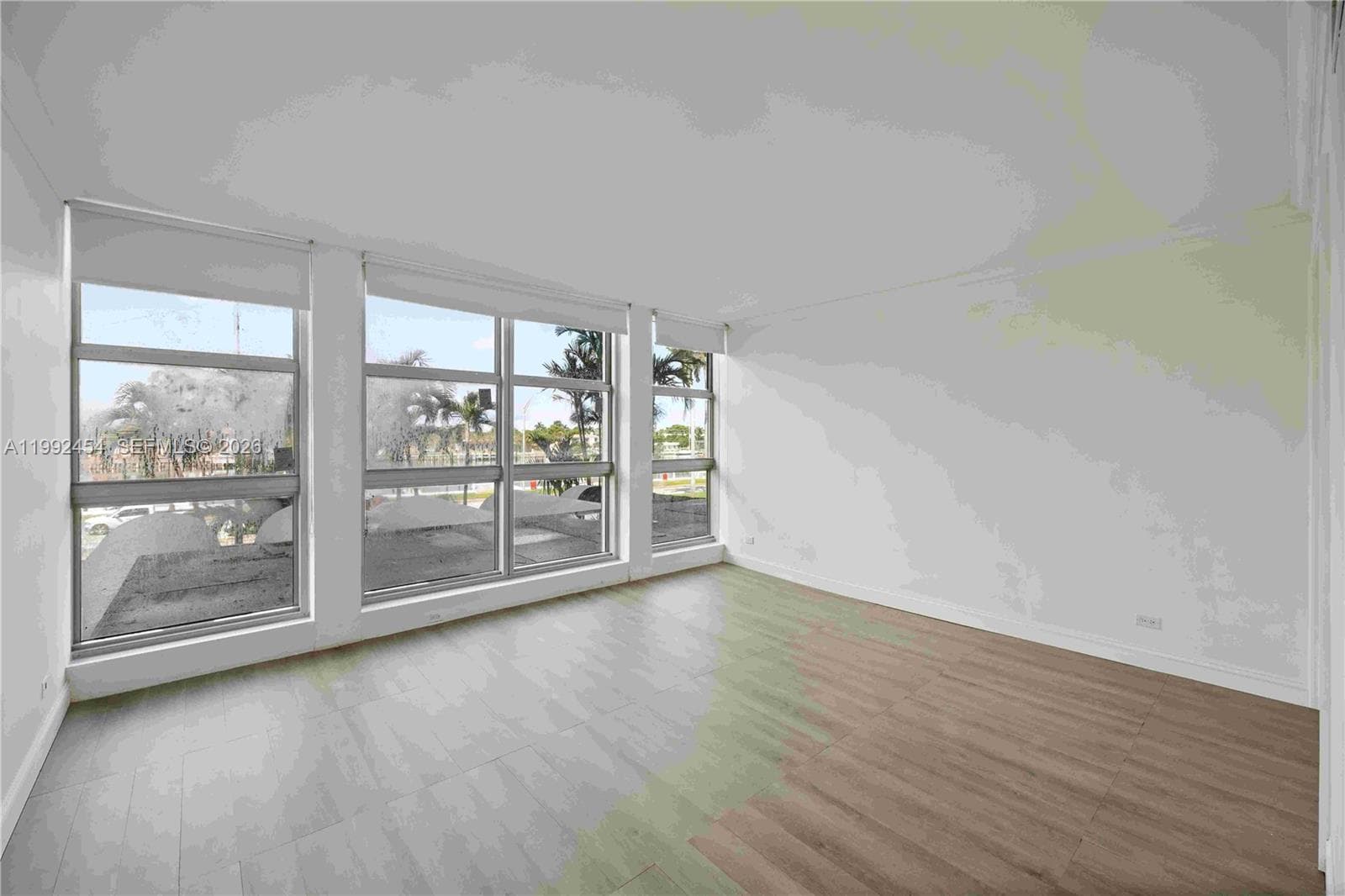 A11992454 — Miami Beach — 8