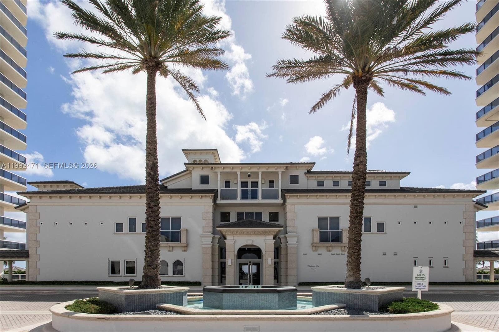 A11992471 — Miami Beach
