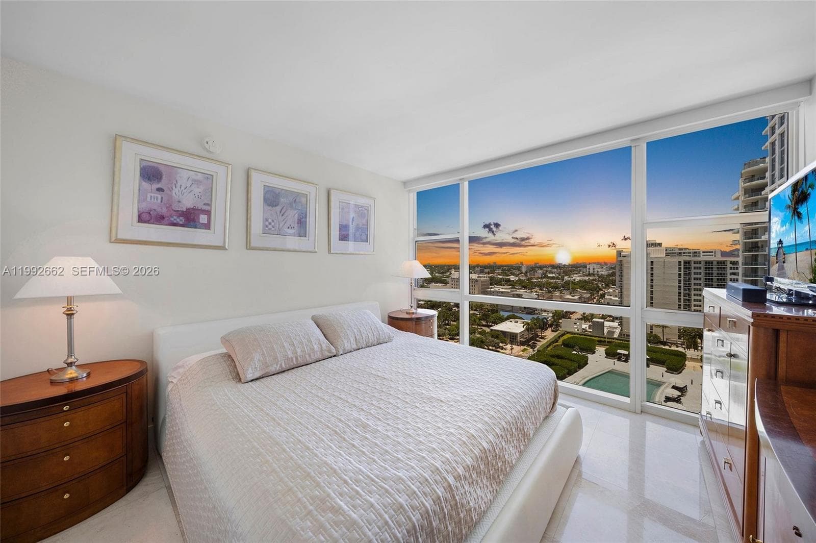 A11992662 — Miami Beach — 17
