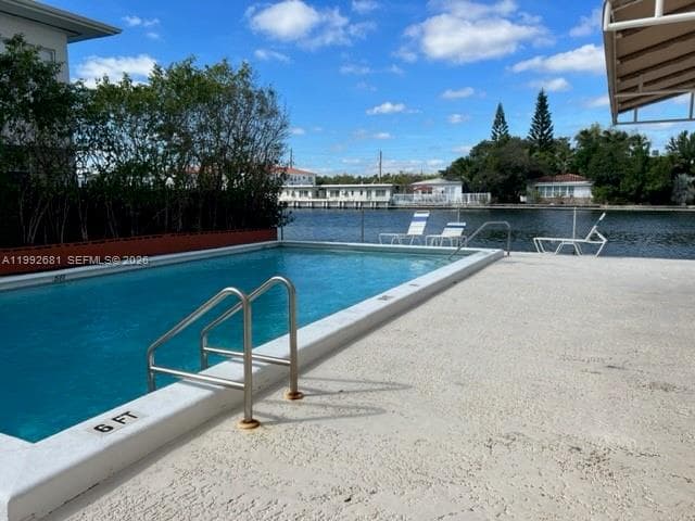 A11992681 — Miami Beach — 34