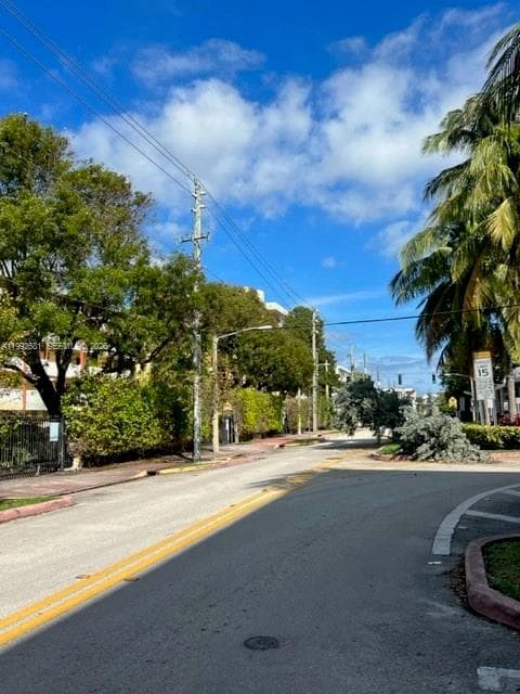 A11992681 — Miami Beach — 37