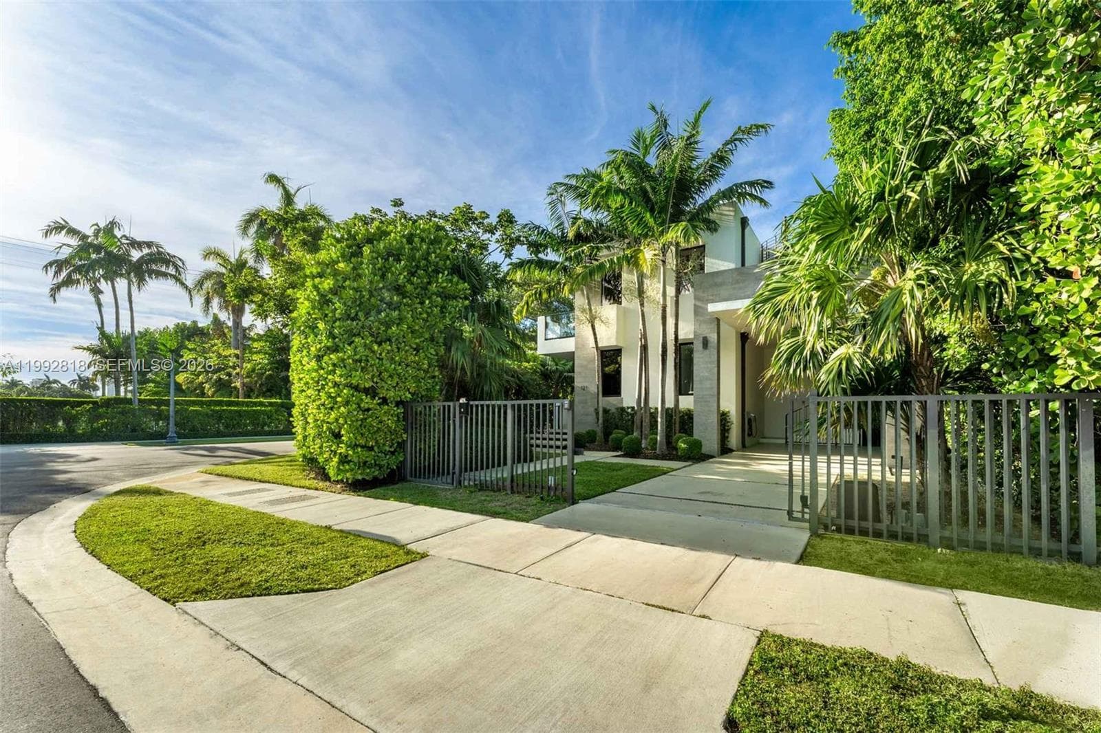 A11992818 — Miami Beach — 32